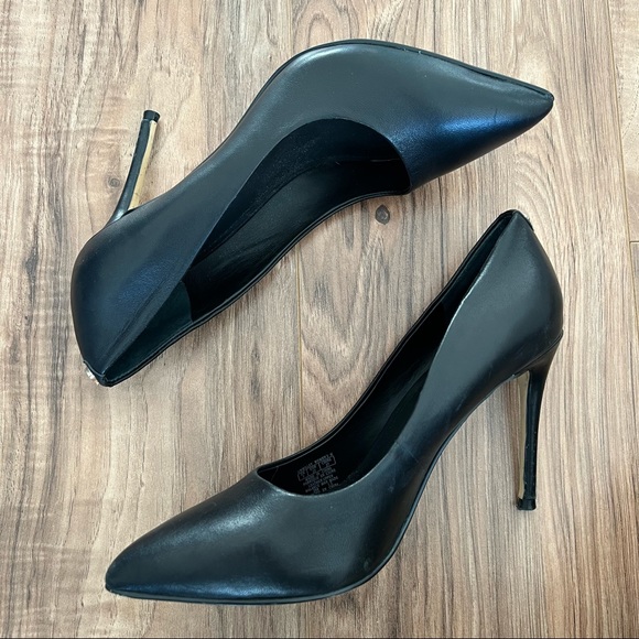 🦊Guess Leather Pumps - Picture 3 of 11